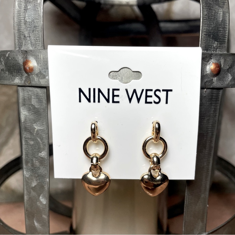 NWT NINE WEST GOLD HEART DANGLING EARRINGS